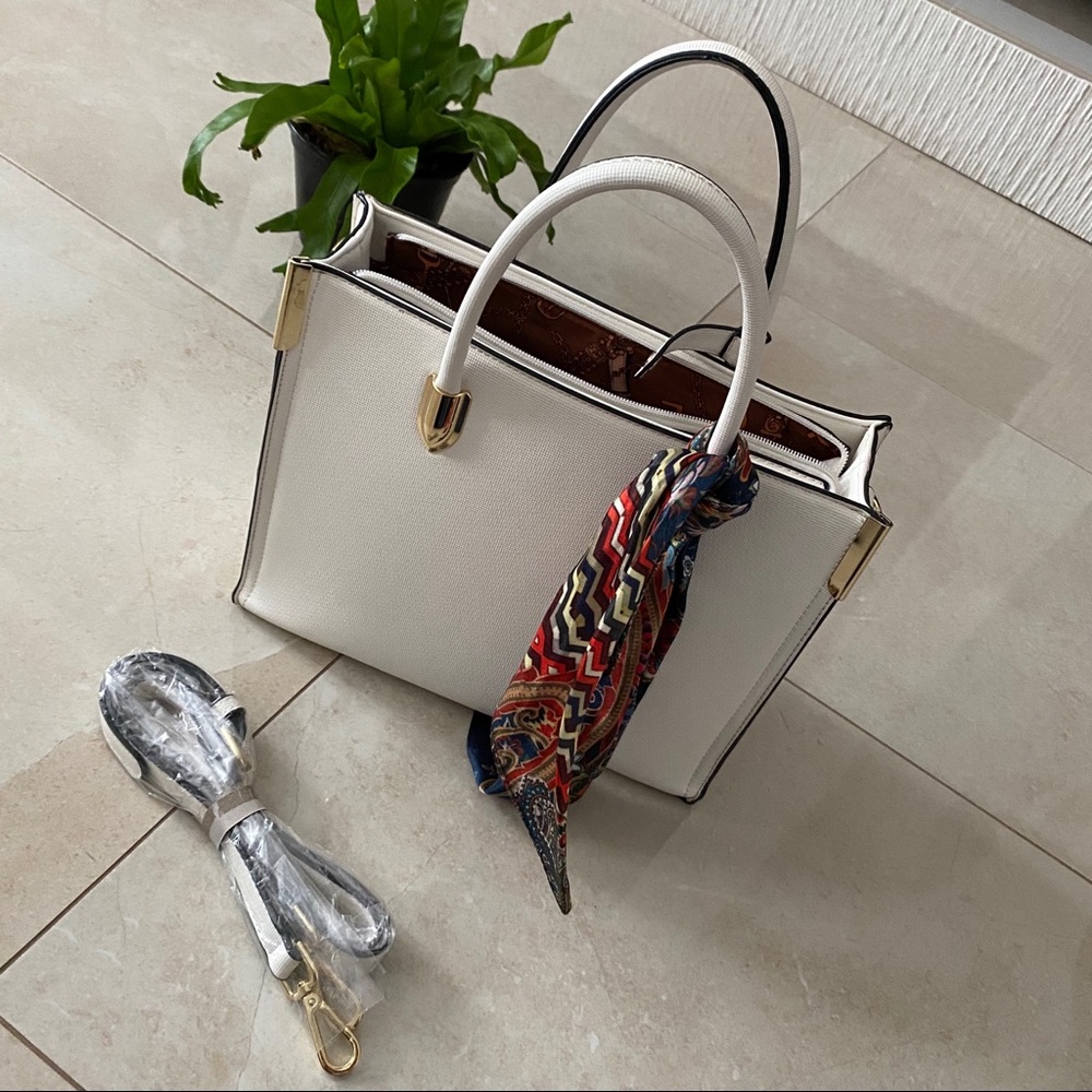 White handbag - Picture 5 of 8